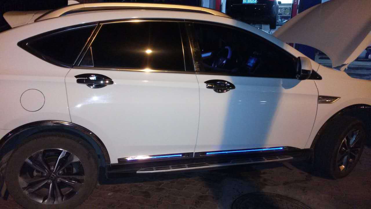 纳智捷五周年脚踏风火轮身披白铠甲优6改装来报