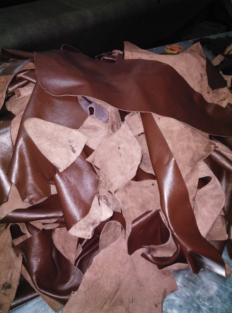 彩色头层碎皮箱包鞋材皮料软面荔枝纹黄牛头层