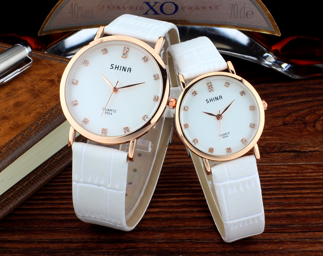 shina时尚薄款男女学生情侣手表一对时装皮带手表皮带批发销售