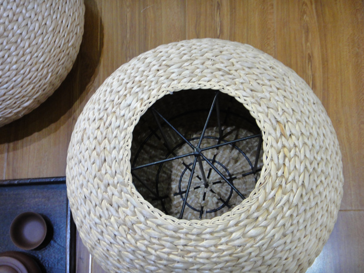 蒲团 加厚坐垫矮凳  特点:选用纯天然芭蕉叶和藤条编织,纯手工制作