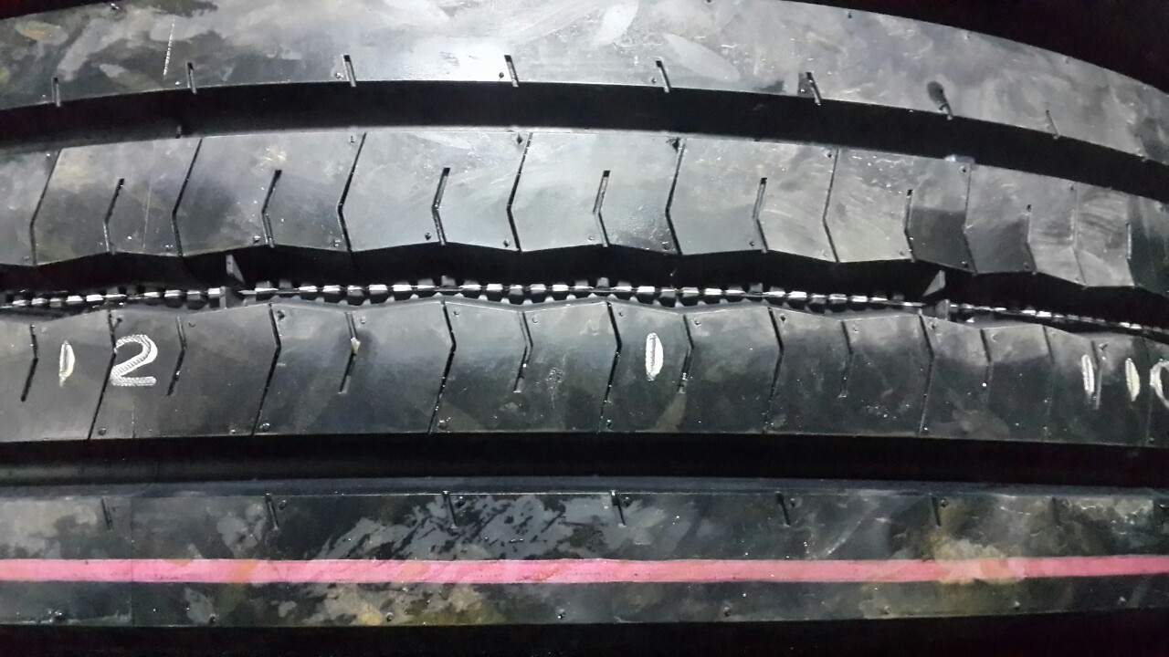 风驰通全钢载重汽车轮胎12r22.5-18f800t各规格