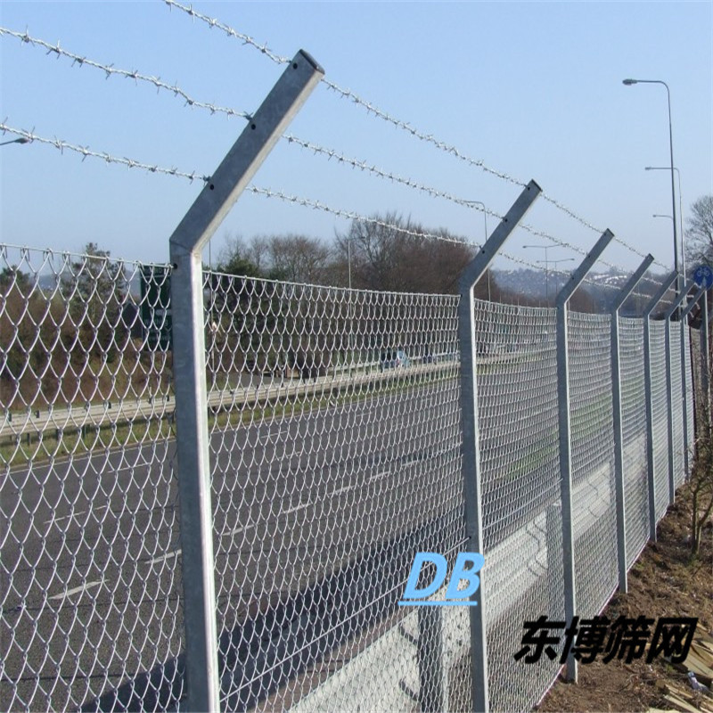 佛山道路隔离防护勾花网铁丝护栏网双圈护栏网马路绿化带防护网