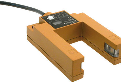 供应 光电开关传感器e3s-gs3e4 u型光电开关 深圳光电接近传感器