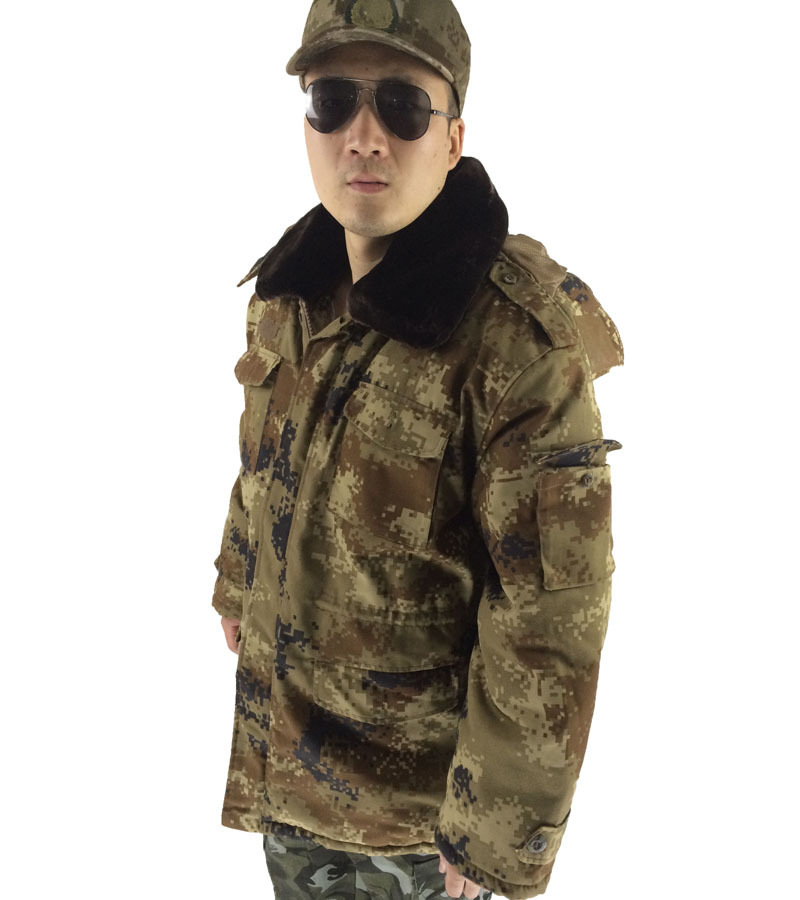 厂家批发07迷彩荒漠作训大衣 毛领军迷棉服 冬季保暖加厚防.