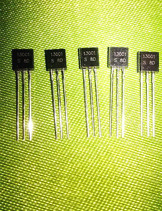 供应高压三极管mje13001国产大芯片 0.83铁脚晶体管丝印s8d三极管
