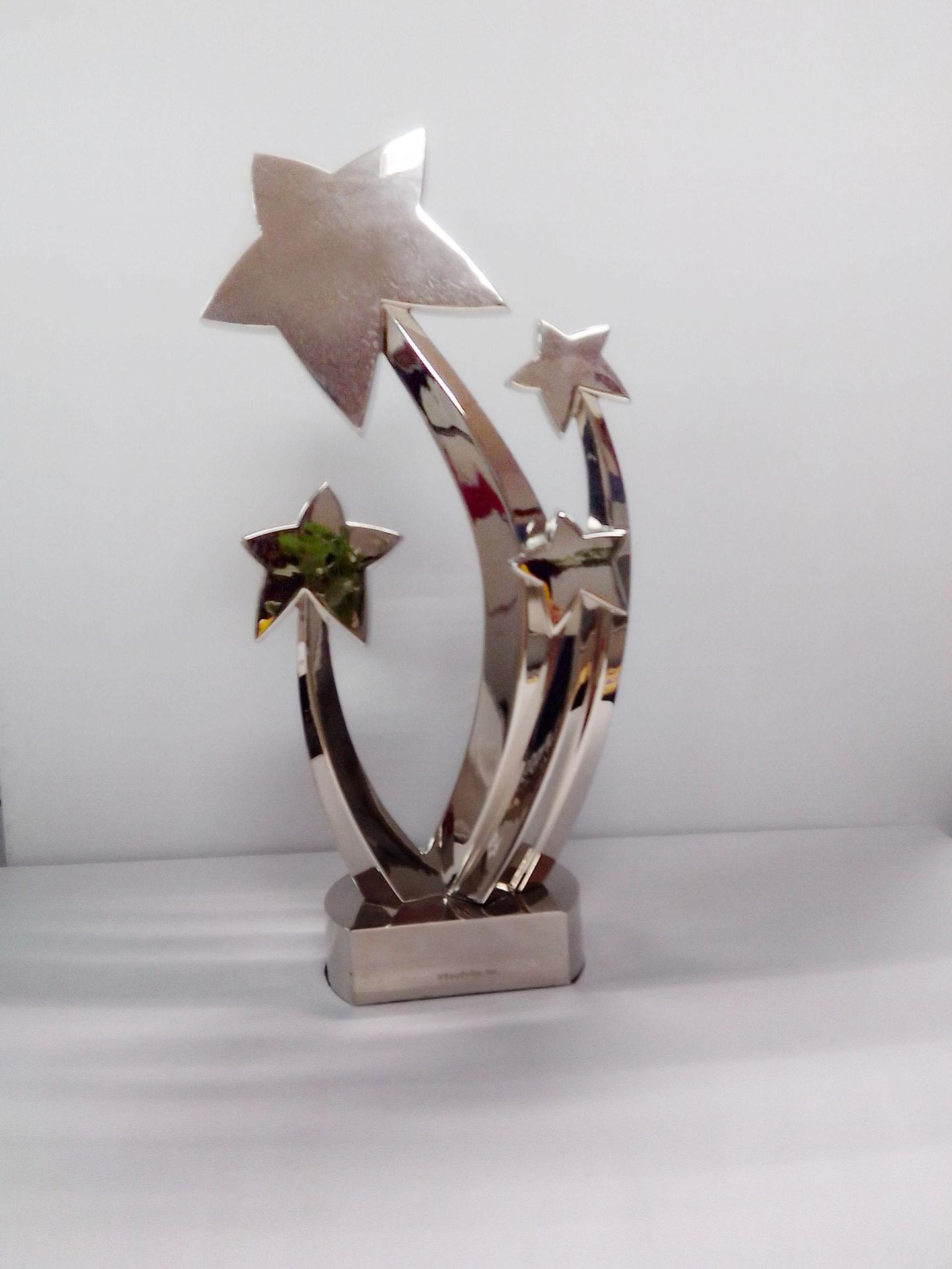 工厂专业订制奇异金属奖杯,建国五角星奖杯