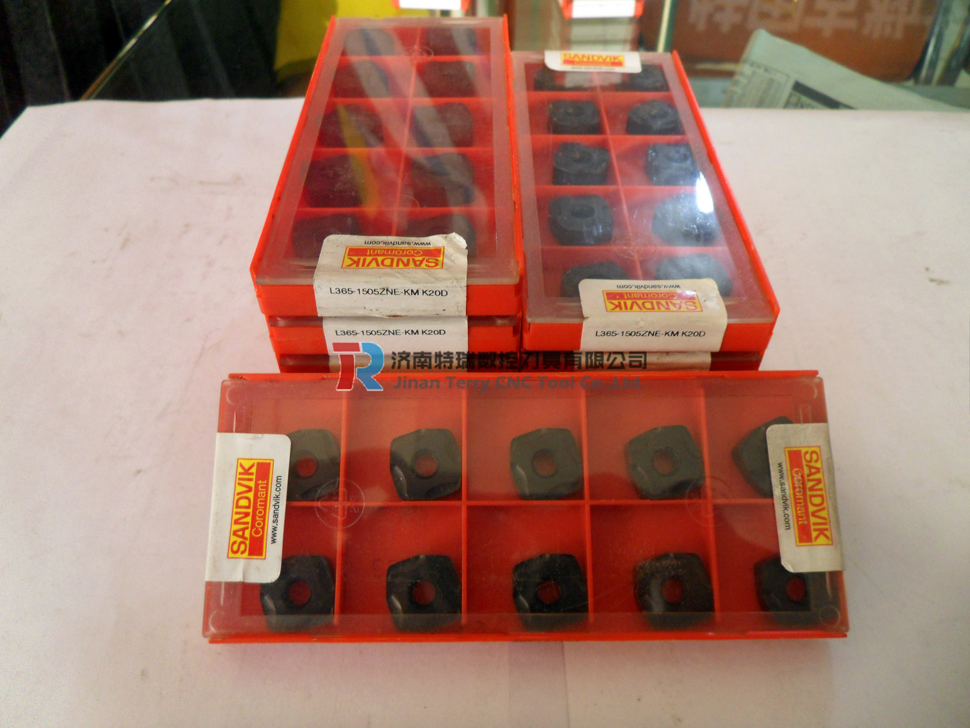 r390-180608m-mm 1040山特维克方肩铣刀片