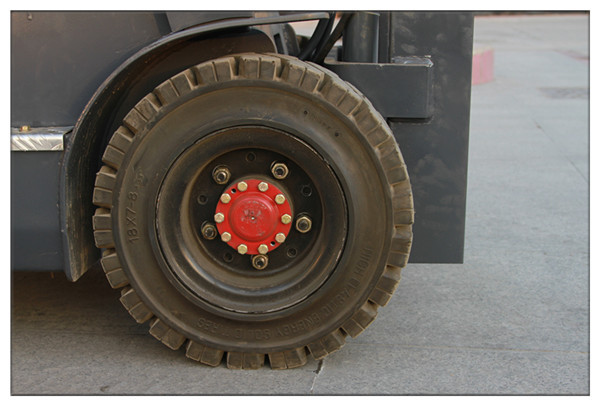 全国厂价直销 推山重工 电动叉车 可配侧移,铲斗,抱夹等辅具