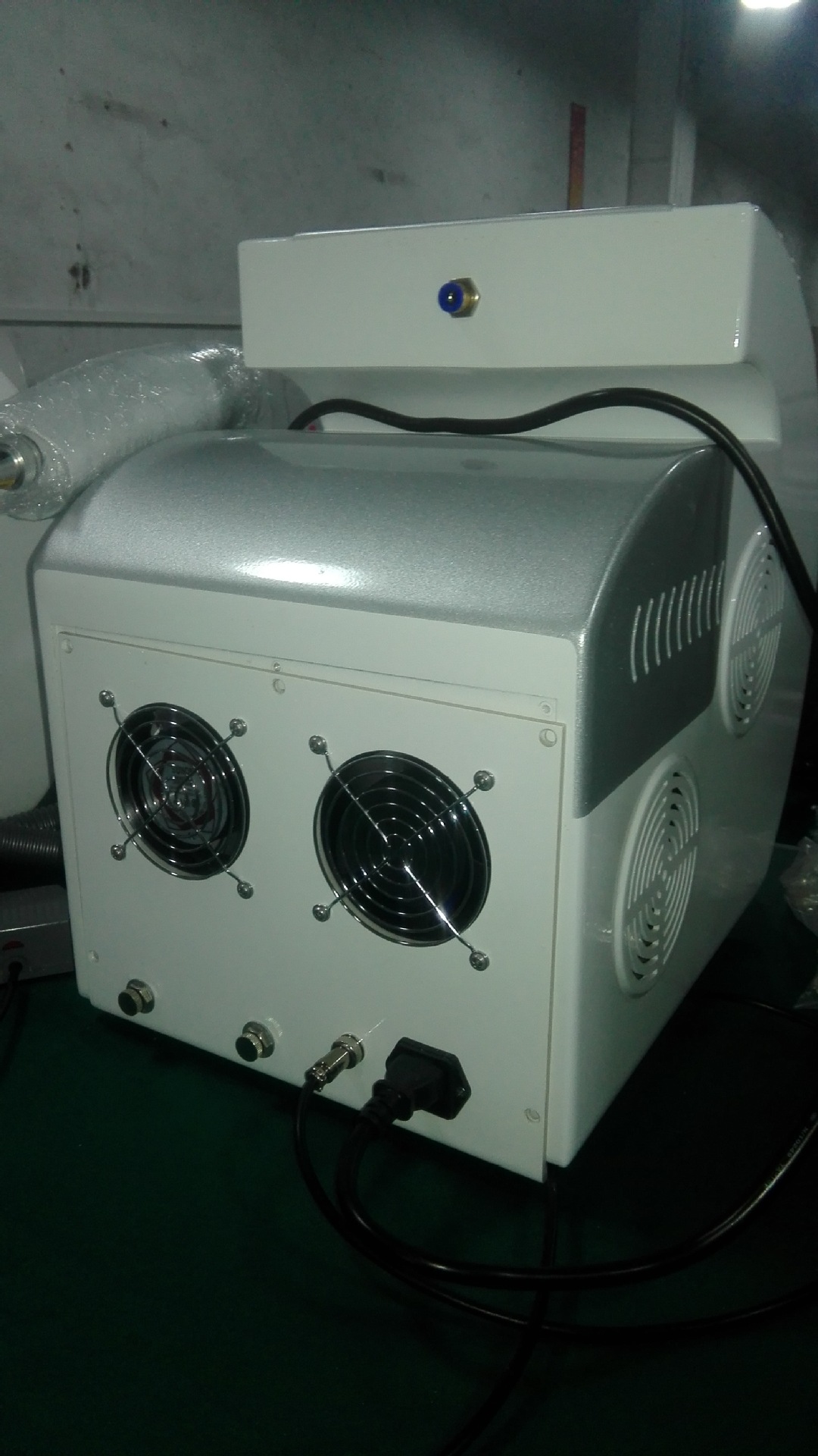 批发激光洗眉机 黑脸娃娃美容仪 祛斑 洗纹身 美白补水美容仪器