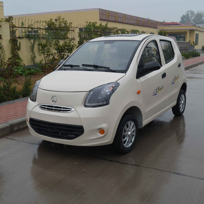 新款封闭铁壳家用电动四轮老年人残疾人代步车新能源电动汽车轿车