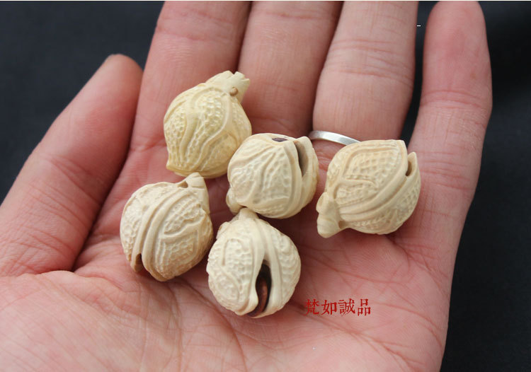 精品黄杨木开心果铃铛散珠木质工艺品手工雕刻文玩手链配饰品