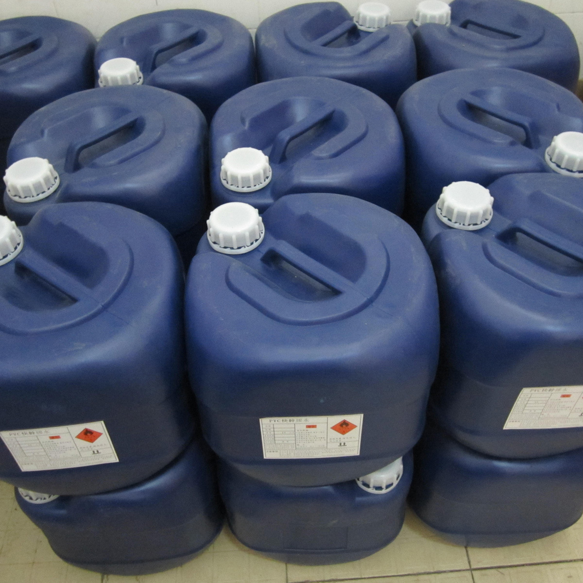 东依电供应环保pvc胶水 胶盒胶水