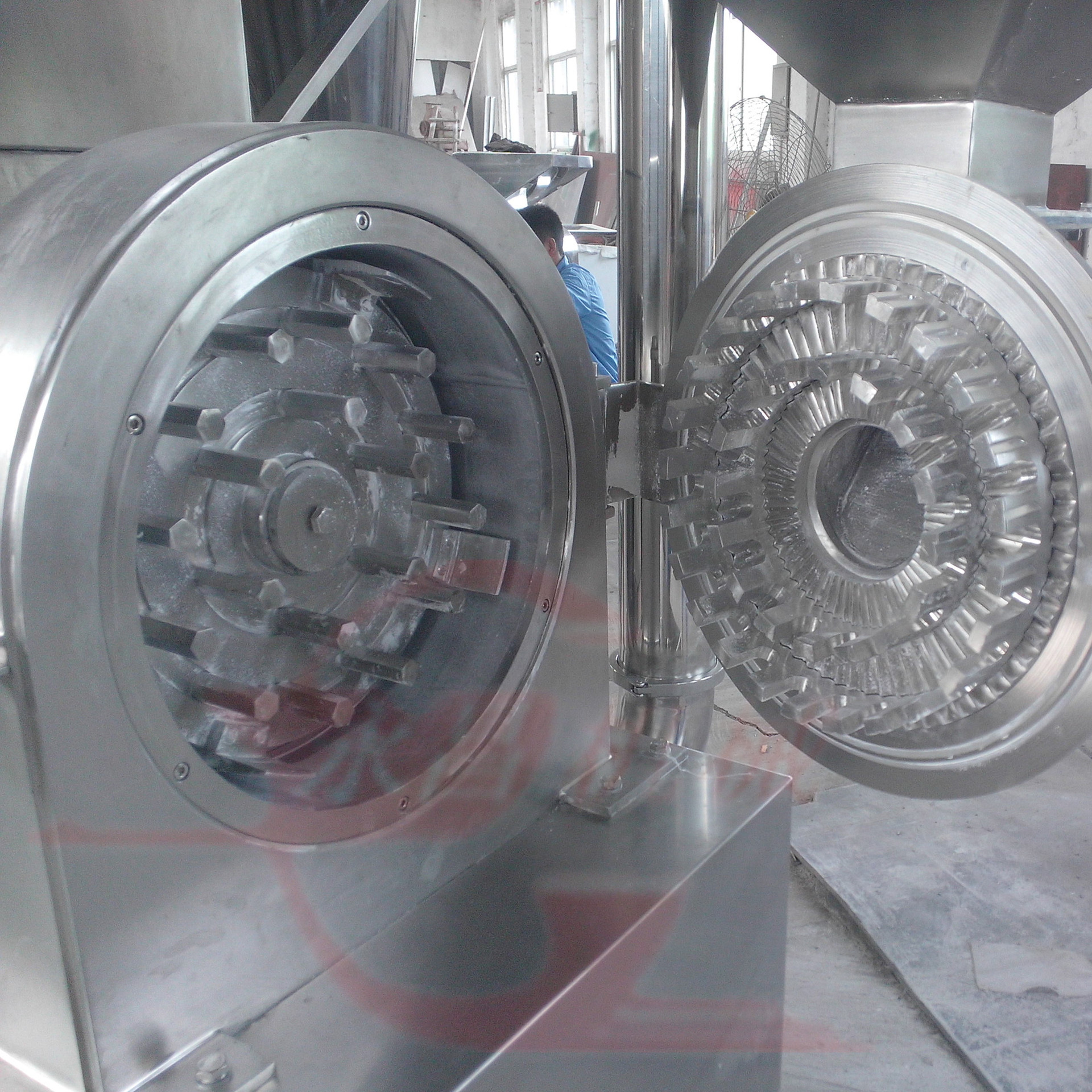 江阴生产厂家供应磨盘式万能粉碎机齿式针棒式磨粉机