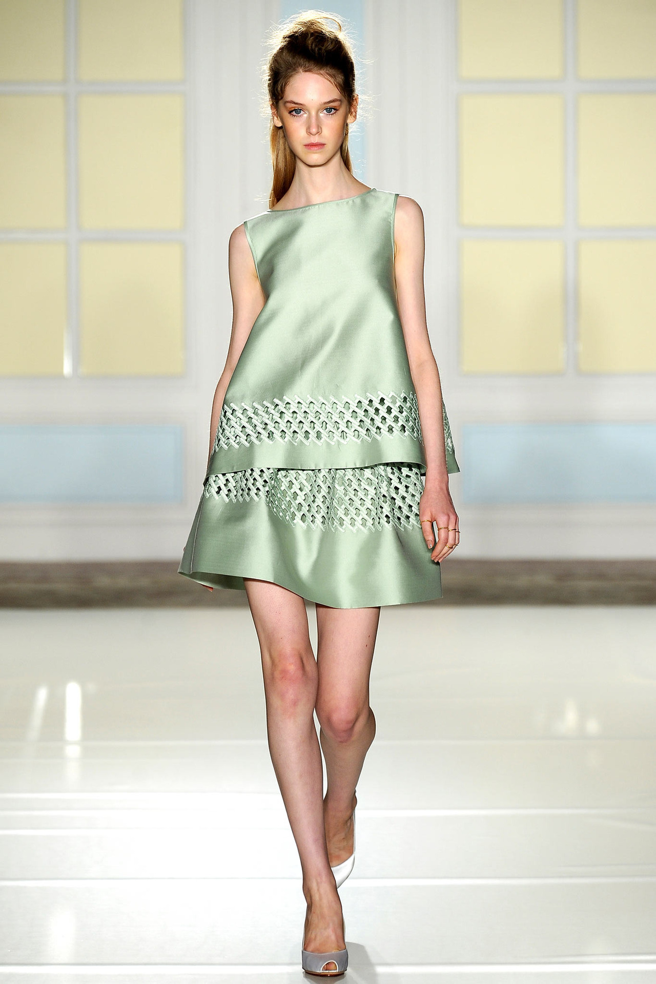 2018欧美 temperly lond0n绿色无袖上衣立体网格镂空重工刺绣阔摆