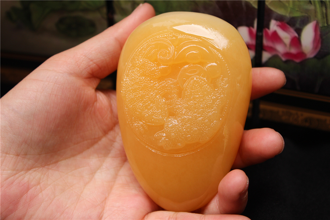 天然米黄玉招财金蟾手把件 米黄玉料 玉石手玩件