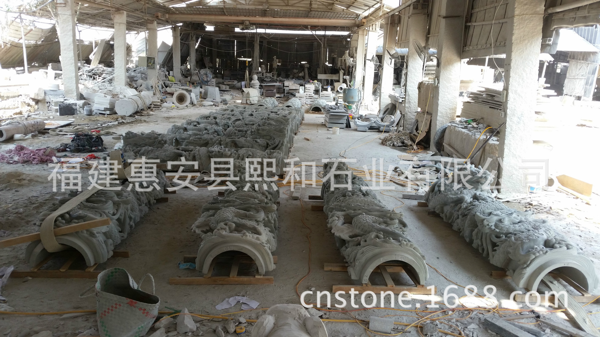 龙柱石雕图片 龙柱石雕