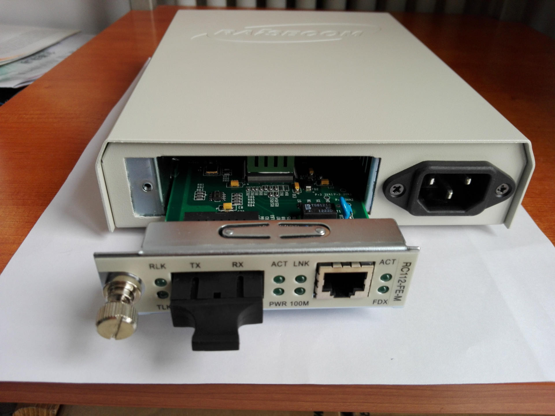 供应瑞斯康达rc112-fe-m多模光纤收发器