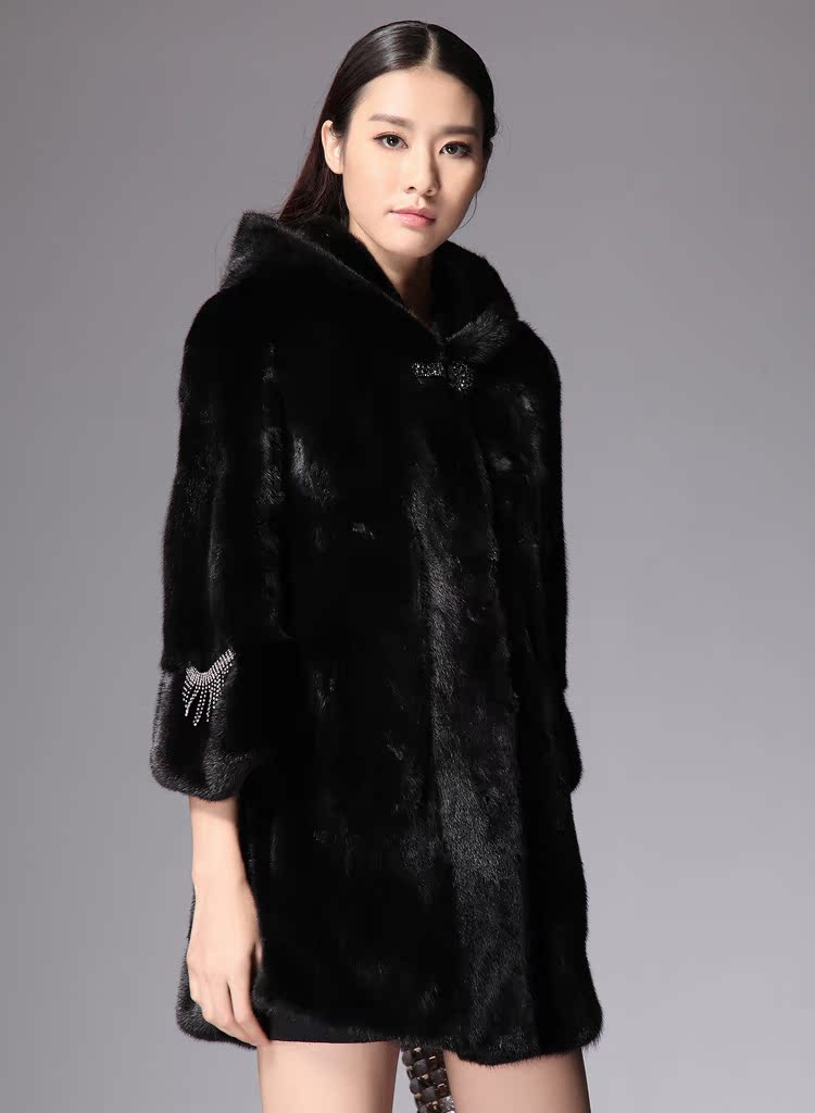 丹麦水貂皮草女大衣黑色整貂中长款连帽貂皮