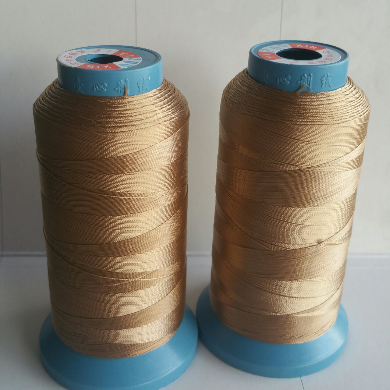 广州狮岭线厂批发210d/3特多龙3股30#高强箱包手袋真皮皮革针车线