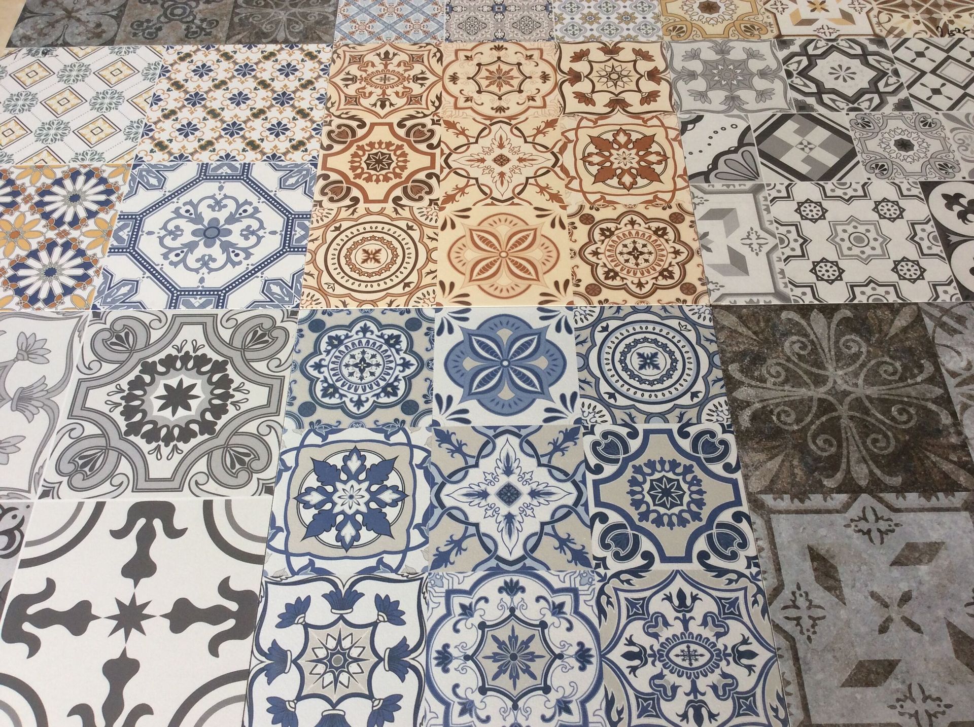 彩绘小地砖 300&times;300仿古砖花砖 防滑防水 餐厅复古厨房