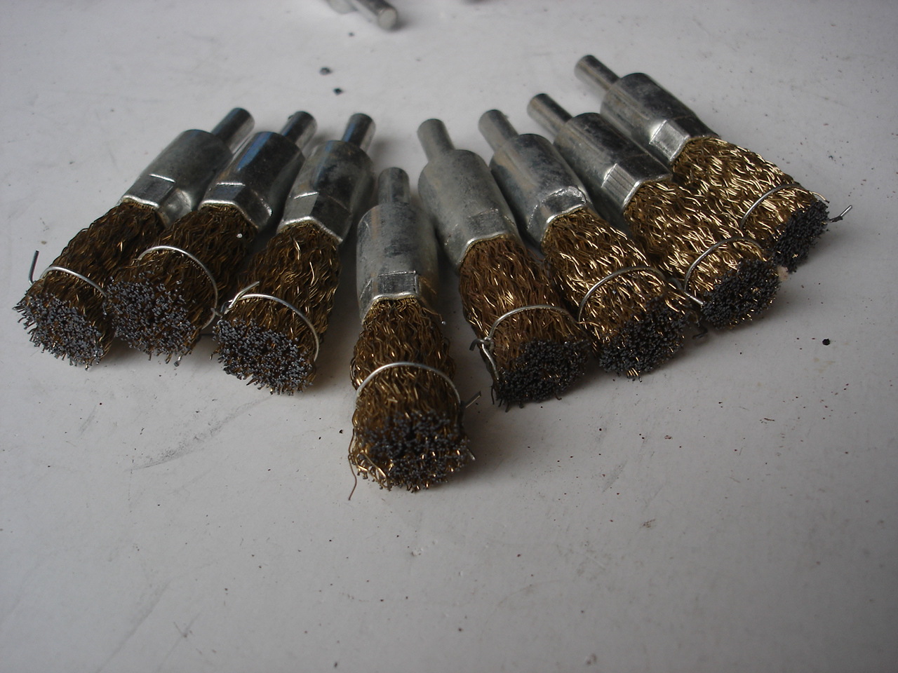 钢丝磨头 带柄钢丝笔刷15/16*6