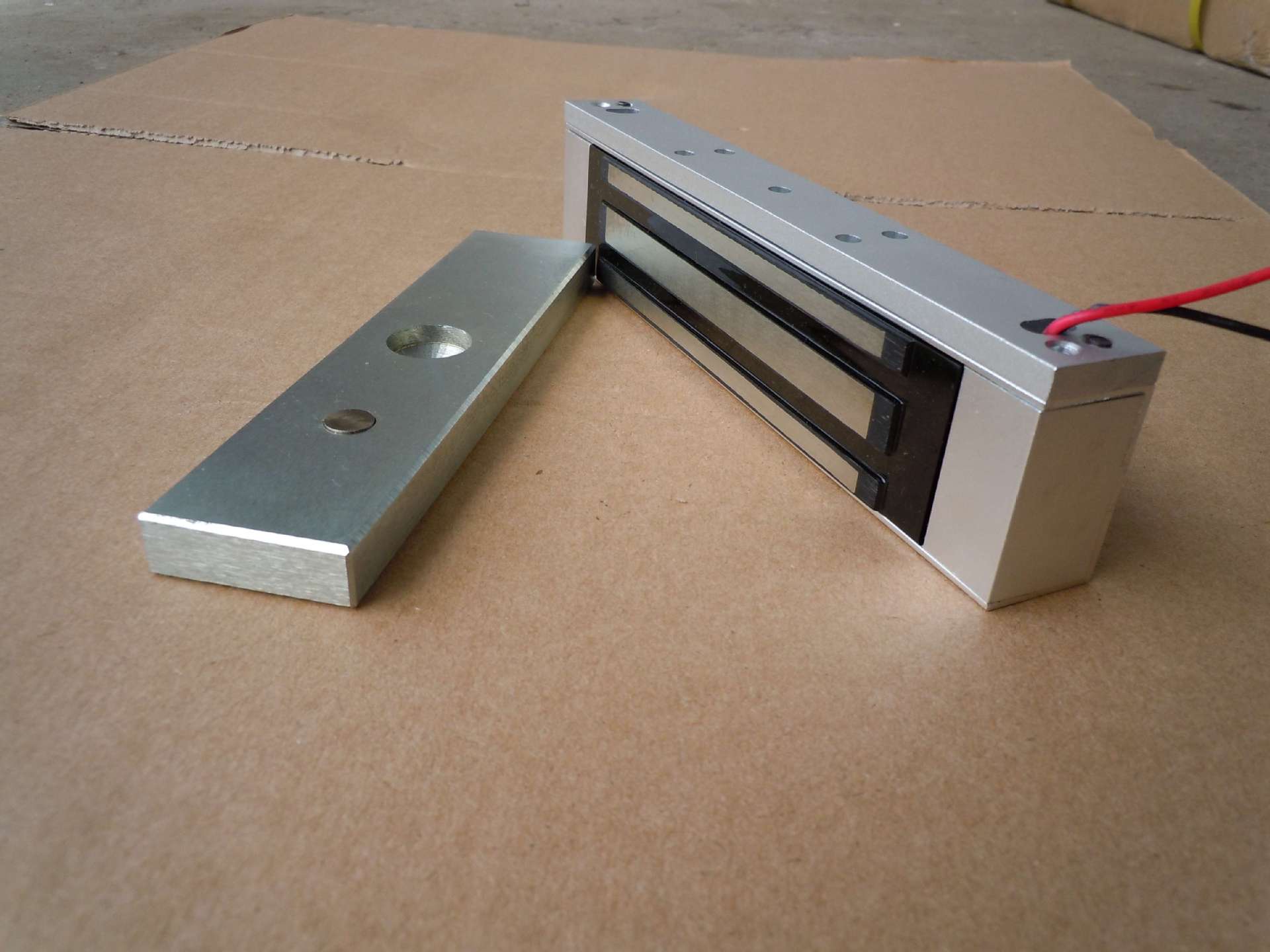 磁力锁 280公斤带灯锁 明装挂式门磁锁 5线反馈带灯电磁锁