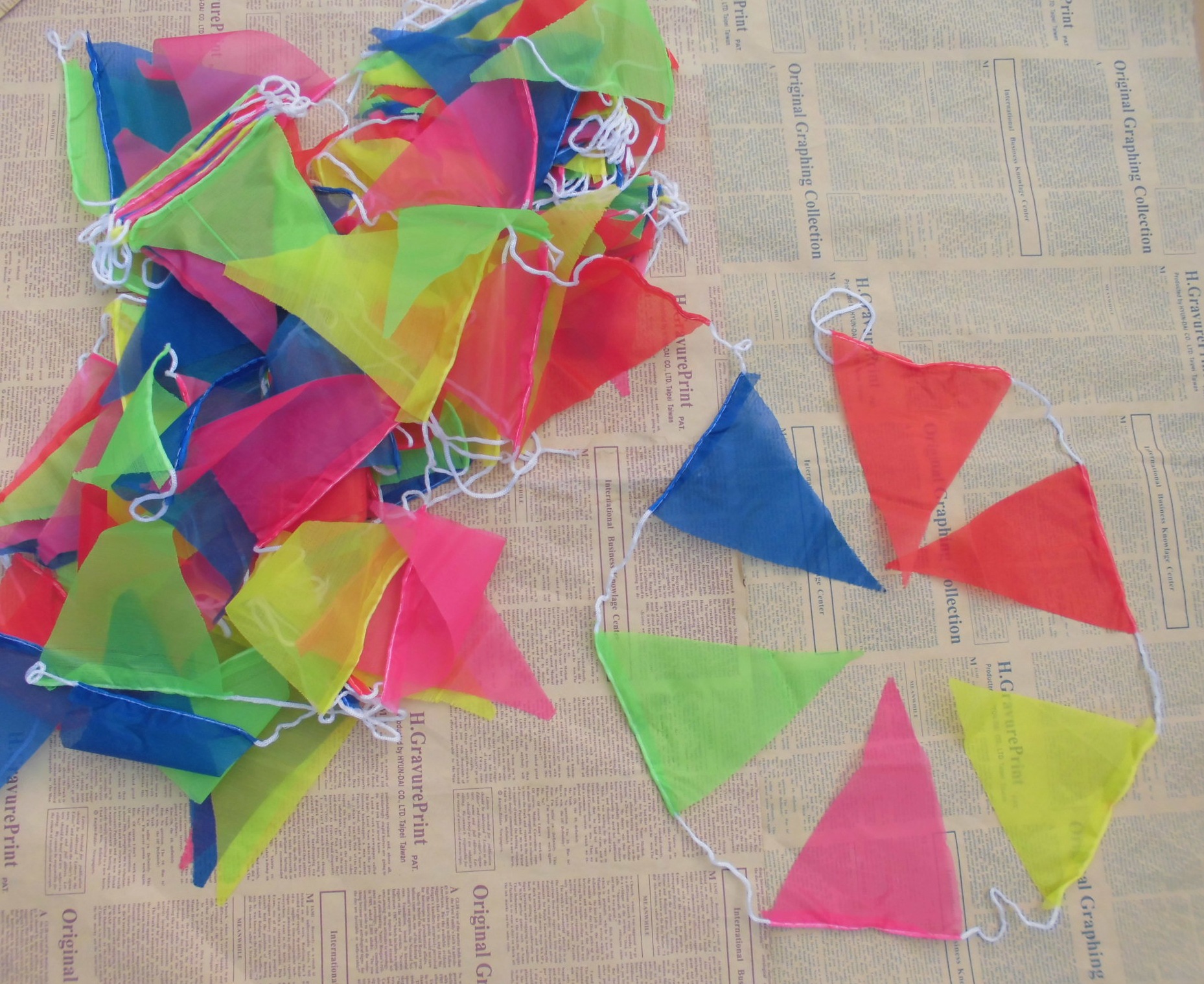 开业三角旗婚庆婚礼串旗 生日派对小彩旗 幼儿园道路警示旗子批发