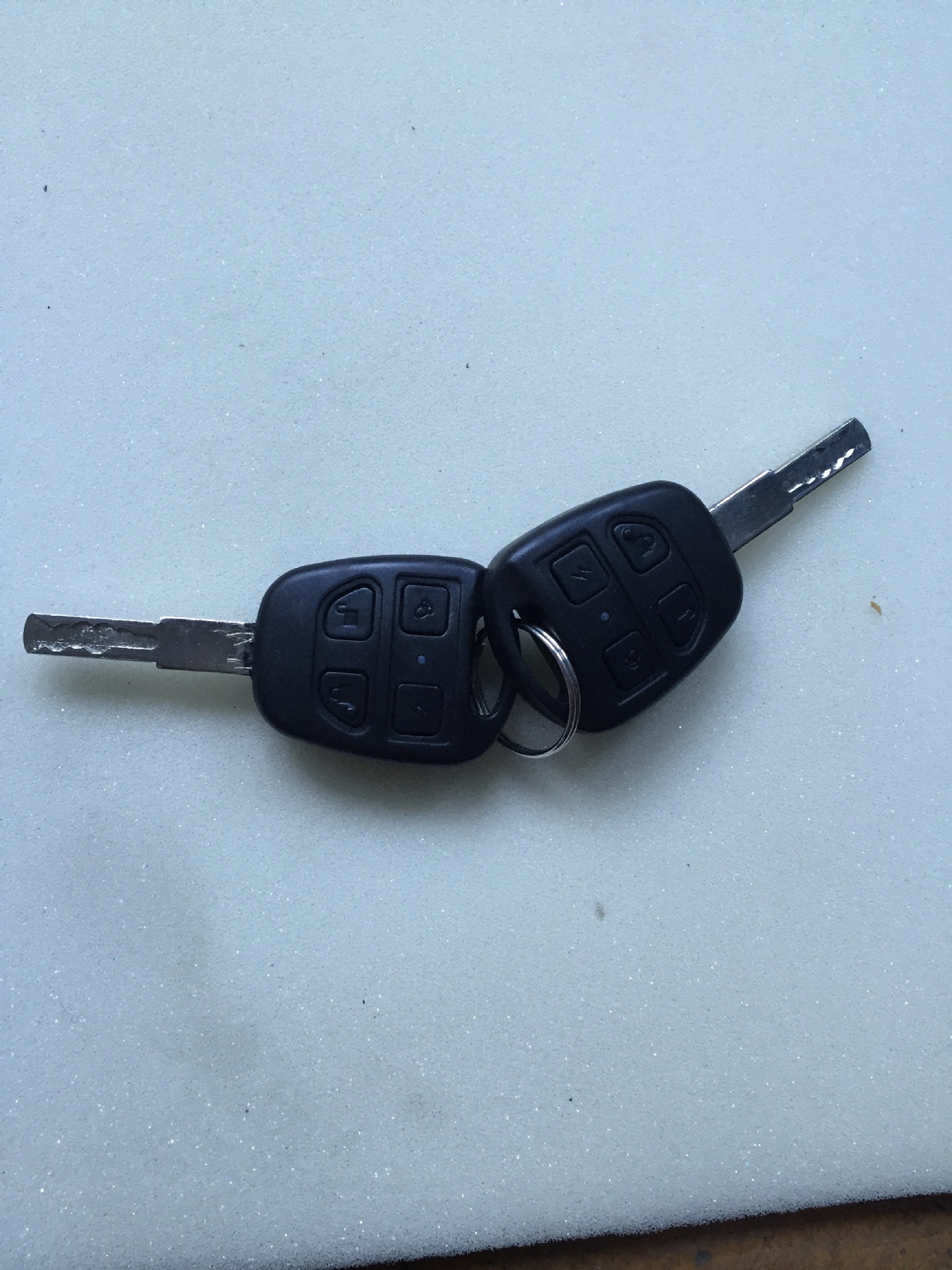 厂家批发摩托车,三轮车新型曲槽钥匙带防盗器套锁