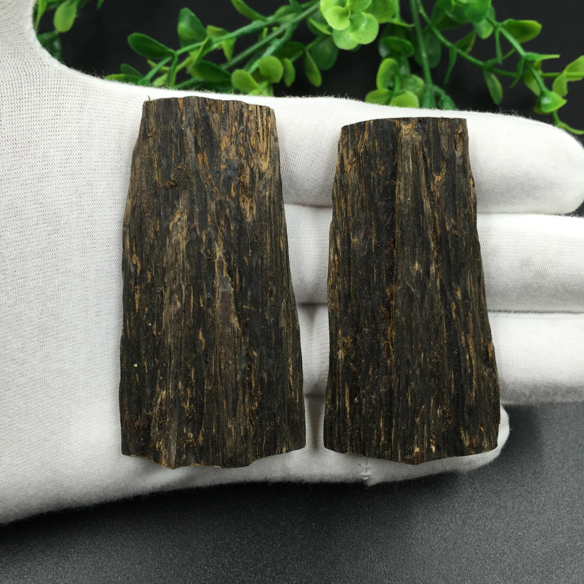 一线产区文莱沉香沉水原木挂件,香浓郁迷人,油脂满满的