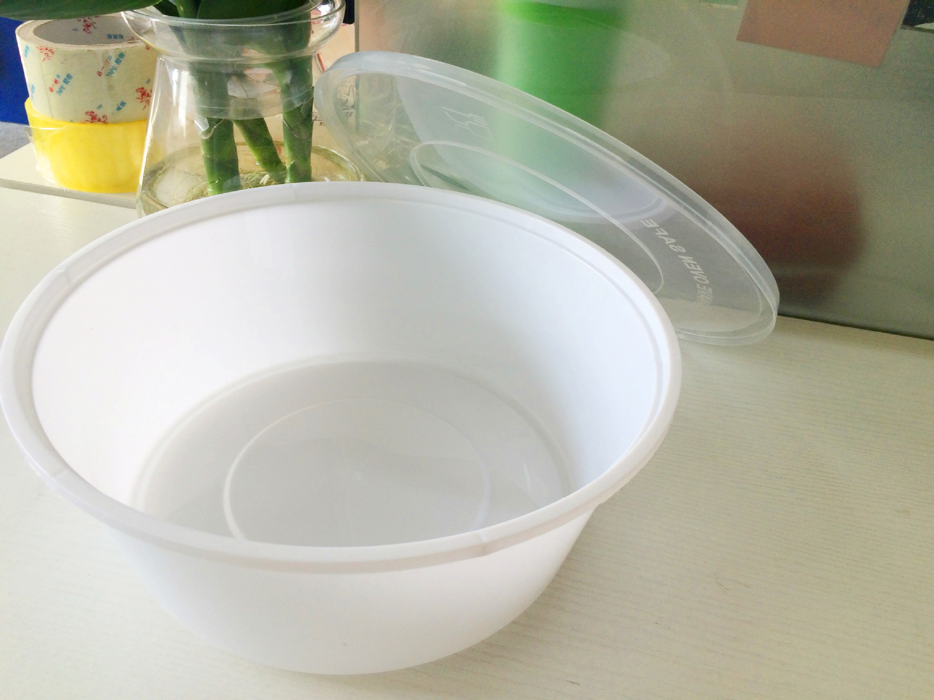 厂家直销一次性白色大塑料餐盒 3000ml 90个一箱