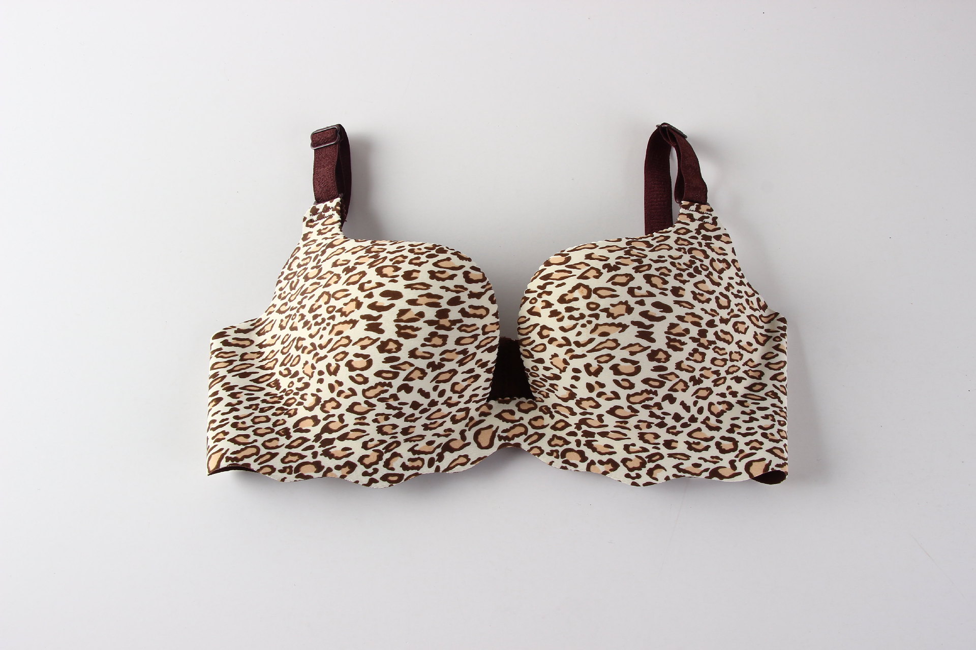 微信爆款一片式豹纹无痕文胸 聚拢调整型夏季女士内衣胸罩