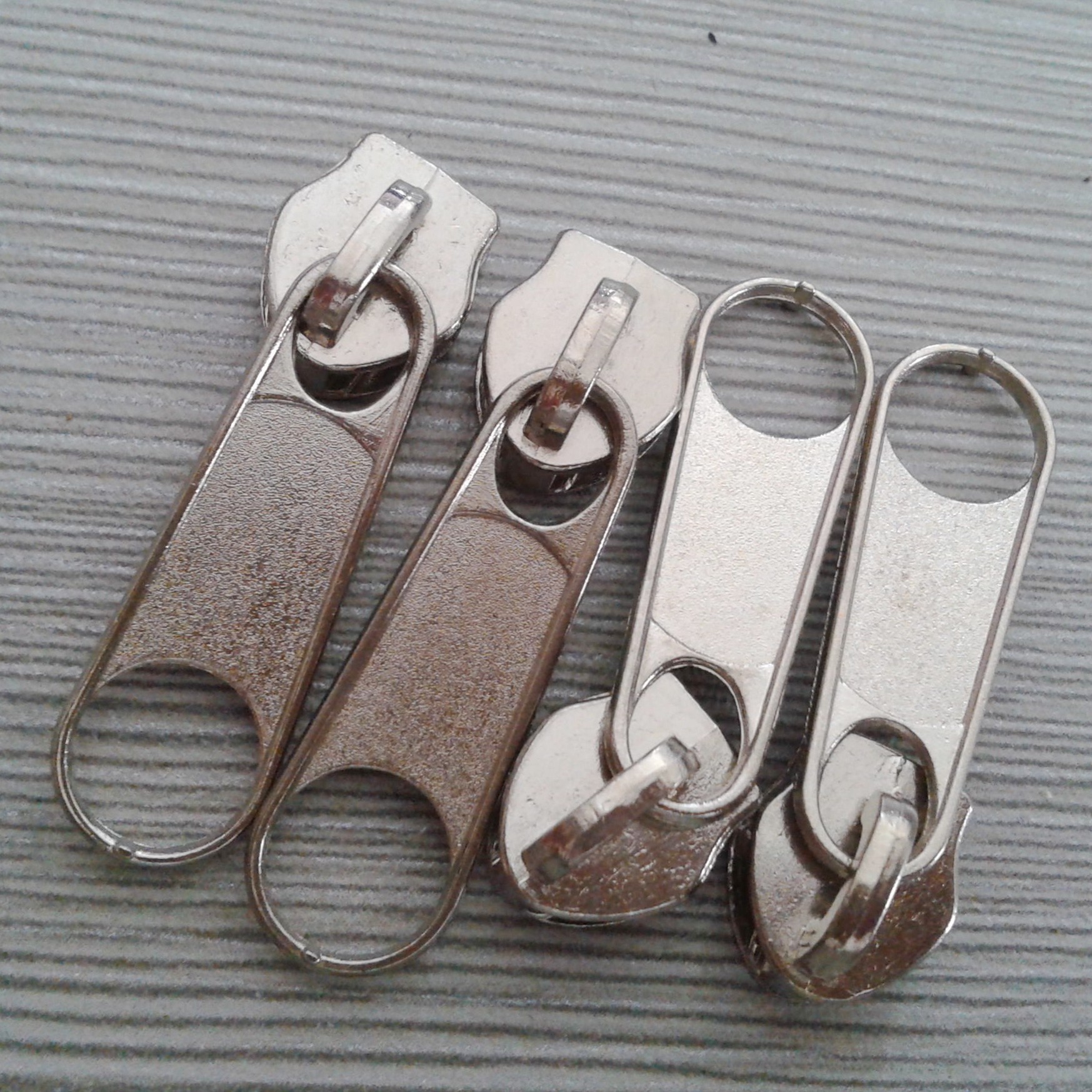 促销 鼎强拉链头 供应黑白彩色5#金属拉头 长板头现货 来样订做 - 服