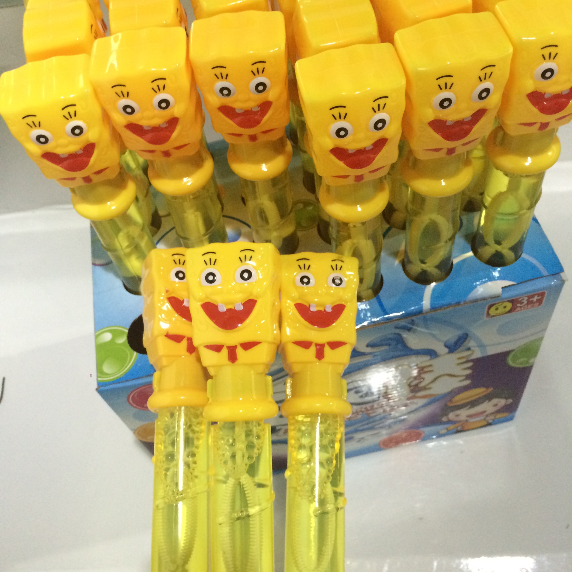 海绵宝宝泡泡棒 热销沙滩公园泡泡玩具 5环儿童吹泡泡地摊玩具