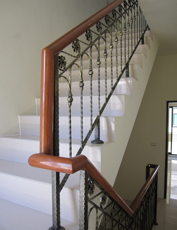 定制楼梯实木立柱梯柱室内飘窗围栏扶手走廊栏杆