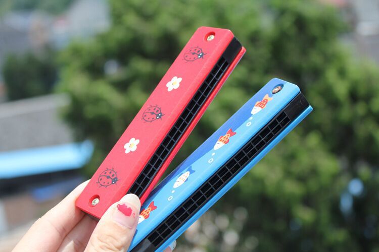 批发新款木制木质卡通儿童口琴生日礼物