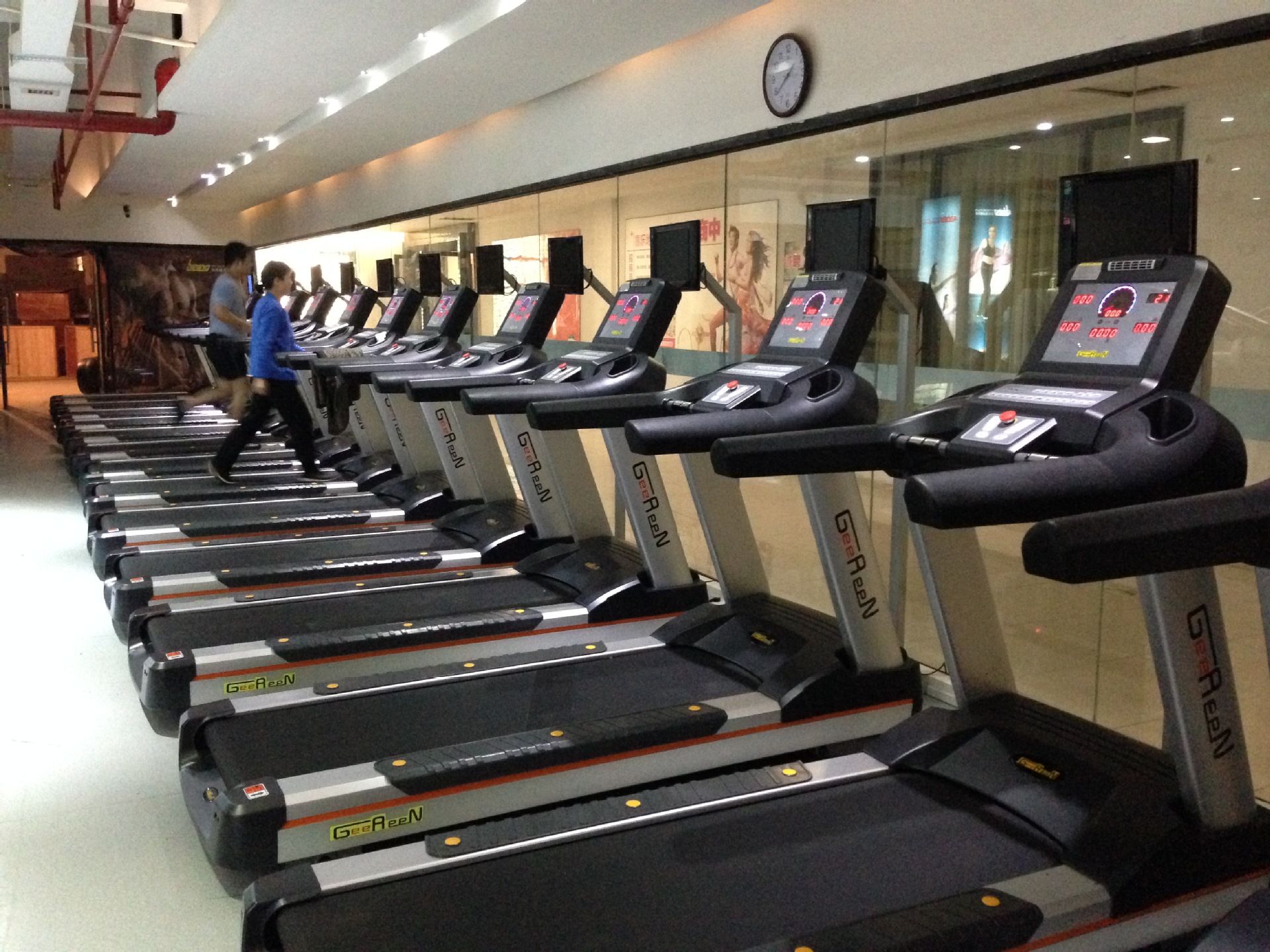 跑步机 豪华双层跑台商用交流变频跑步机健身 6.8hp 智能跑步机