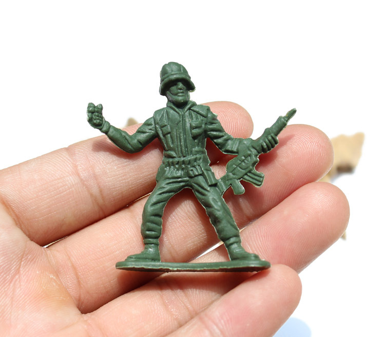 此款玩具可以说只要是男孩子没有不爱玩的,另外设有各种功能的士兵