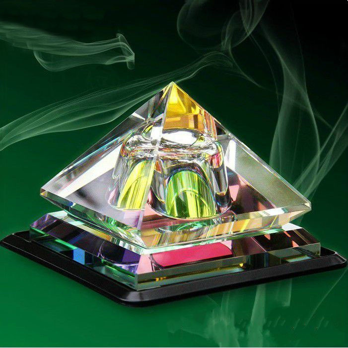 汽车香水座 时尚 创意 车饰品 汽车摆件 水晶金字塔汽车用品