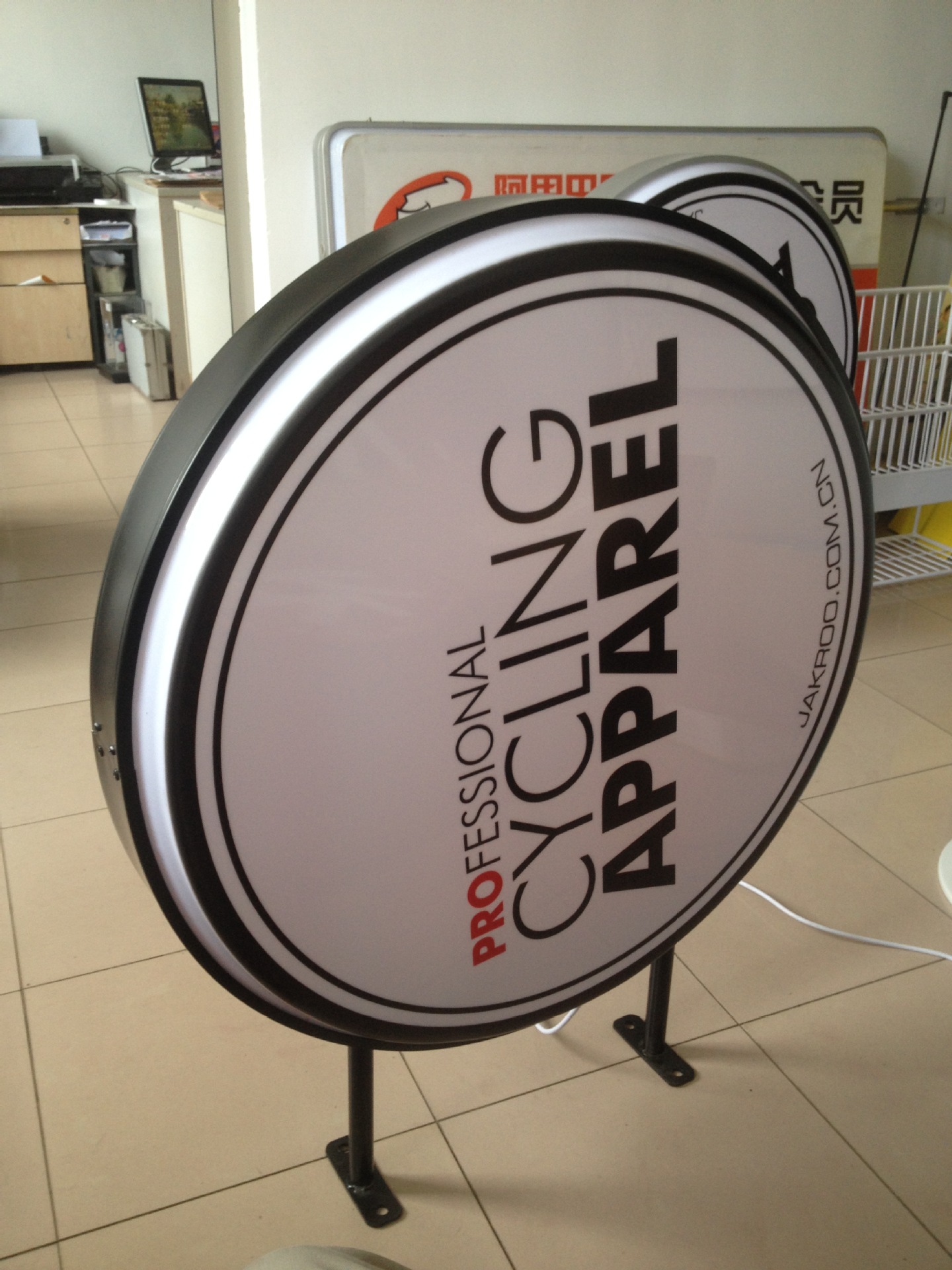 亮点阳光 圆形亚克力户外灯箱 厂家直供