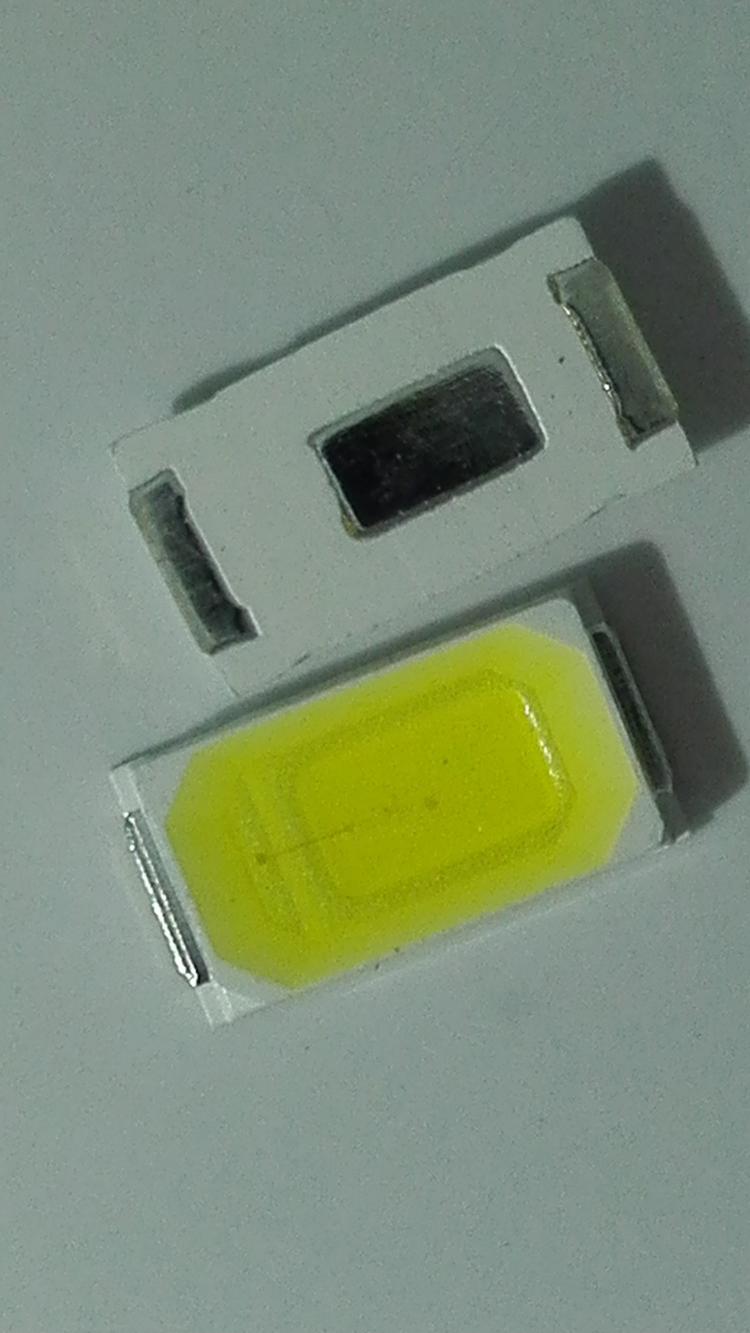 led5730白光贴片灯珠 35-40lm 70显指 镀铜支架合金线