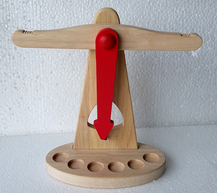 新款外贸 蒙氏教具 木质玩具天平称 儿童早教益智 木制学平衡知识