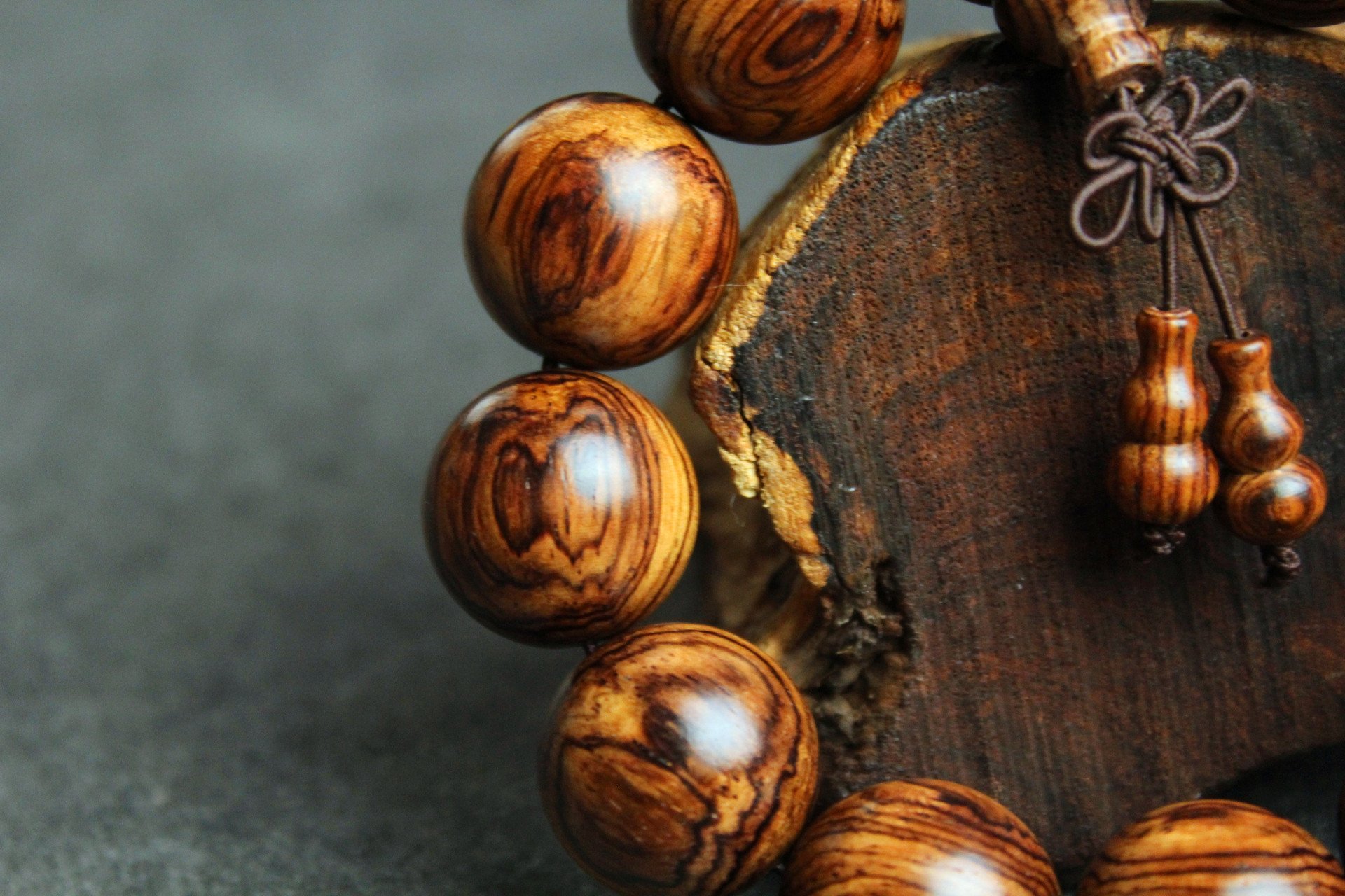 印尼大叶黄花梨木料手串一物一拍20mm*12粒 1佛塔 葫芦精品念珠