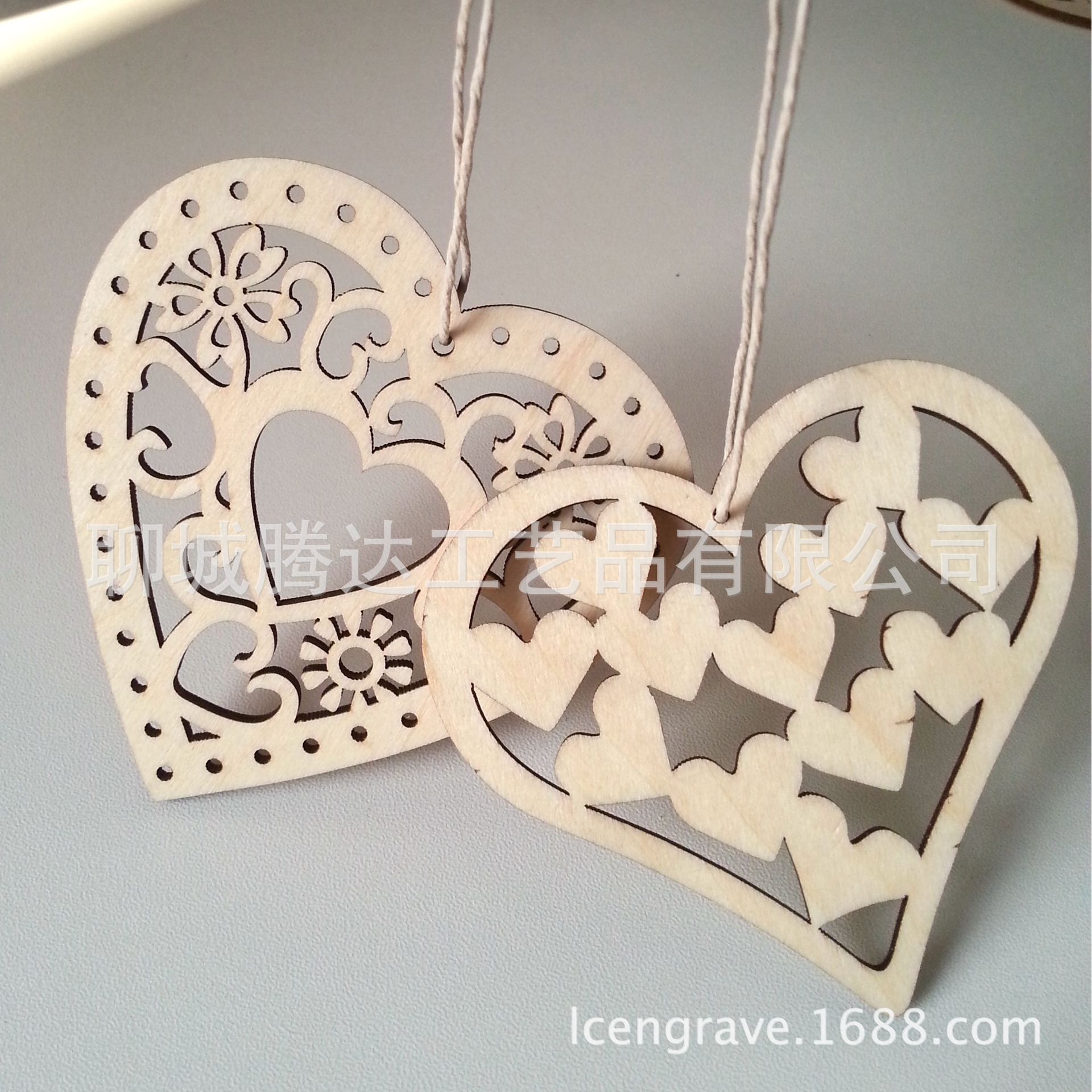 情人节木雕刻心形挂件婚庆装饰欧式木片挂件爱心爱情木片挂饰