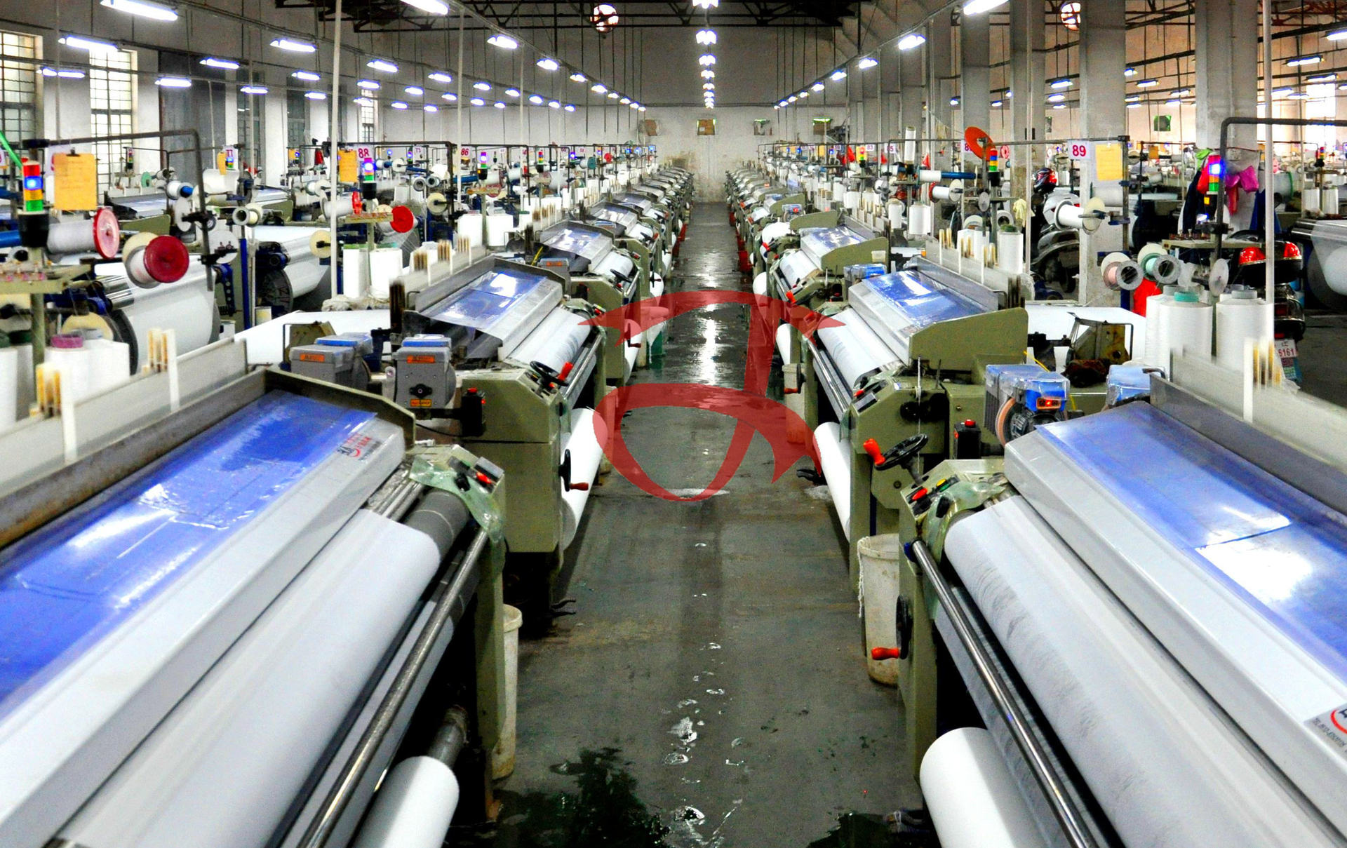 日本津田驹500型分条整经设备2套,zw405喷水织机,大小龙头机180台,年