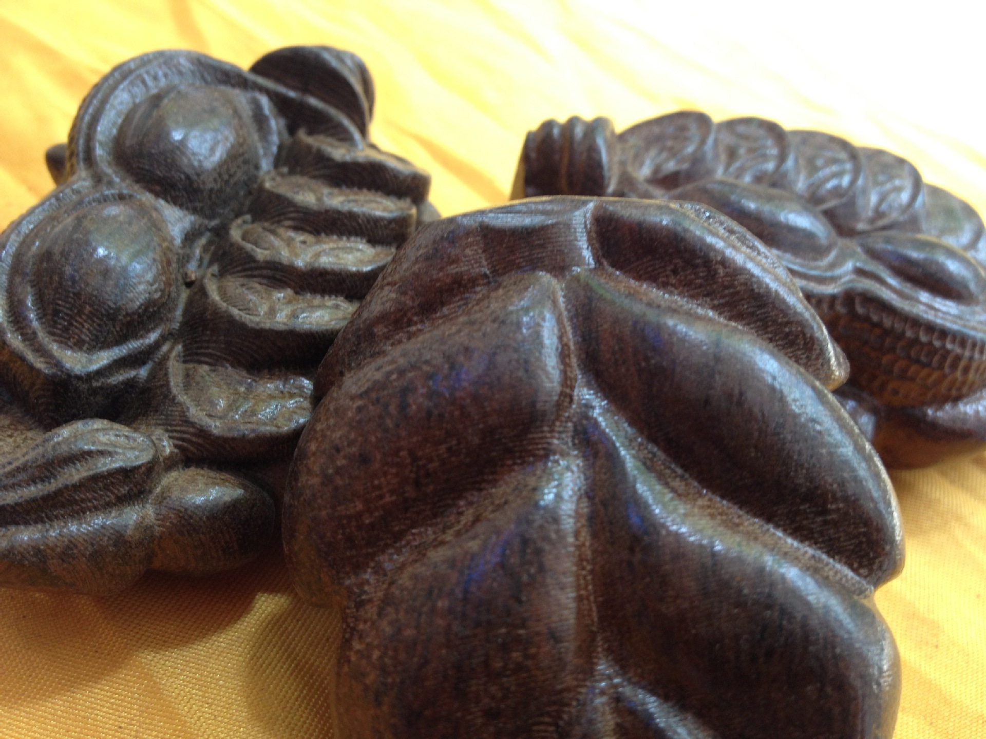 越南沉香木手把件 印度沙沉木把玩件 创意摆件 皮黑手把件钥.