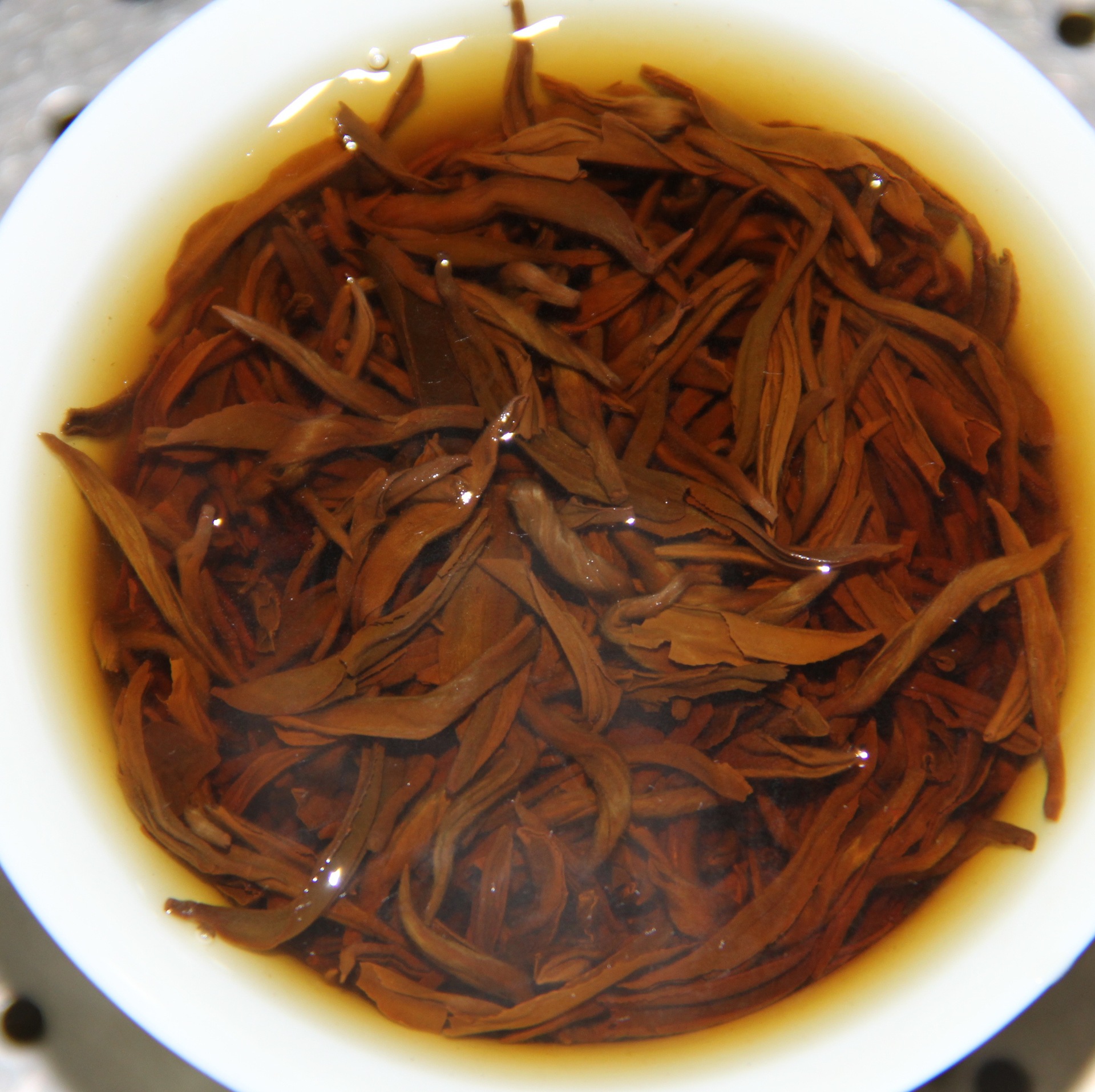 2015年武夷山 原味黄芽金骏眉没有加色