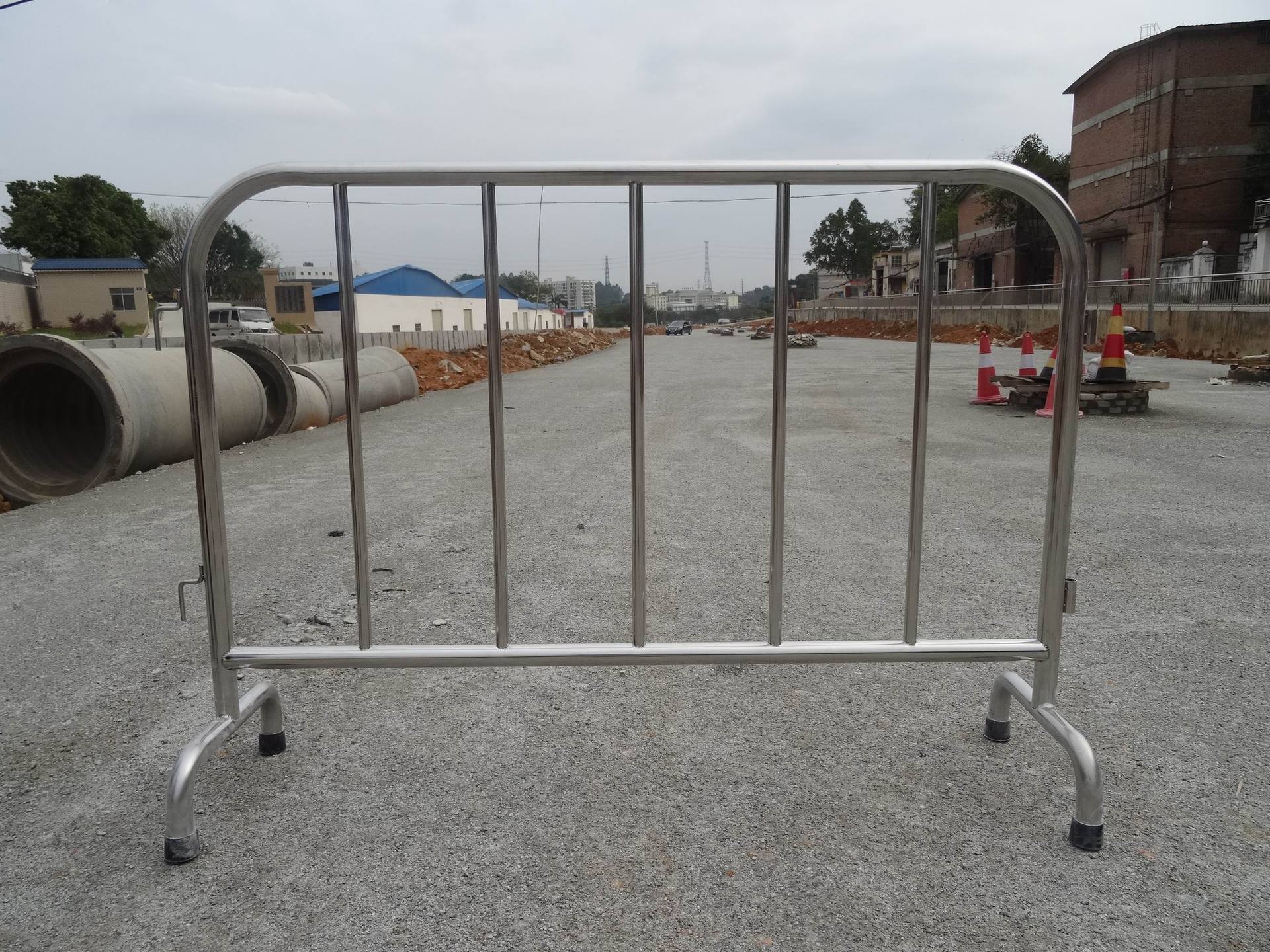 不锈钢铁马施工隔离铁护栏,栅栏,市政公路护栏,移动护栏路政挡板