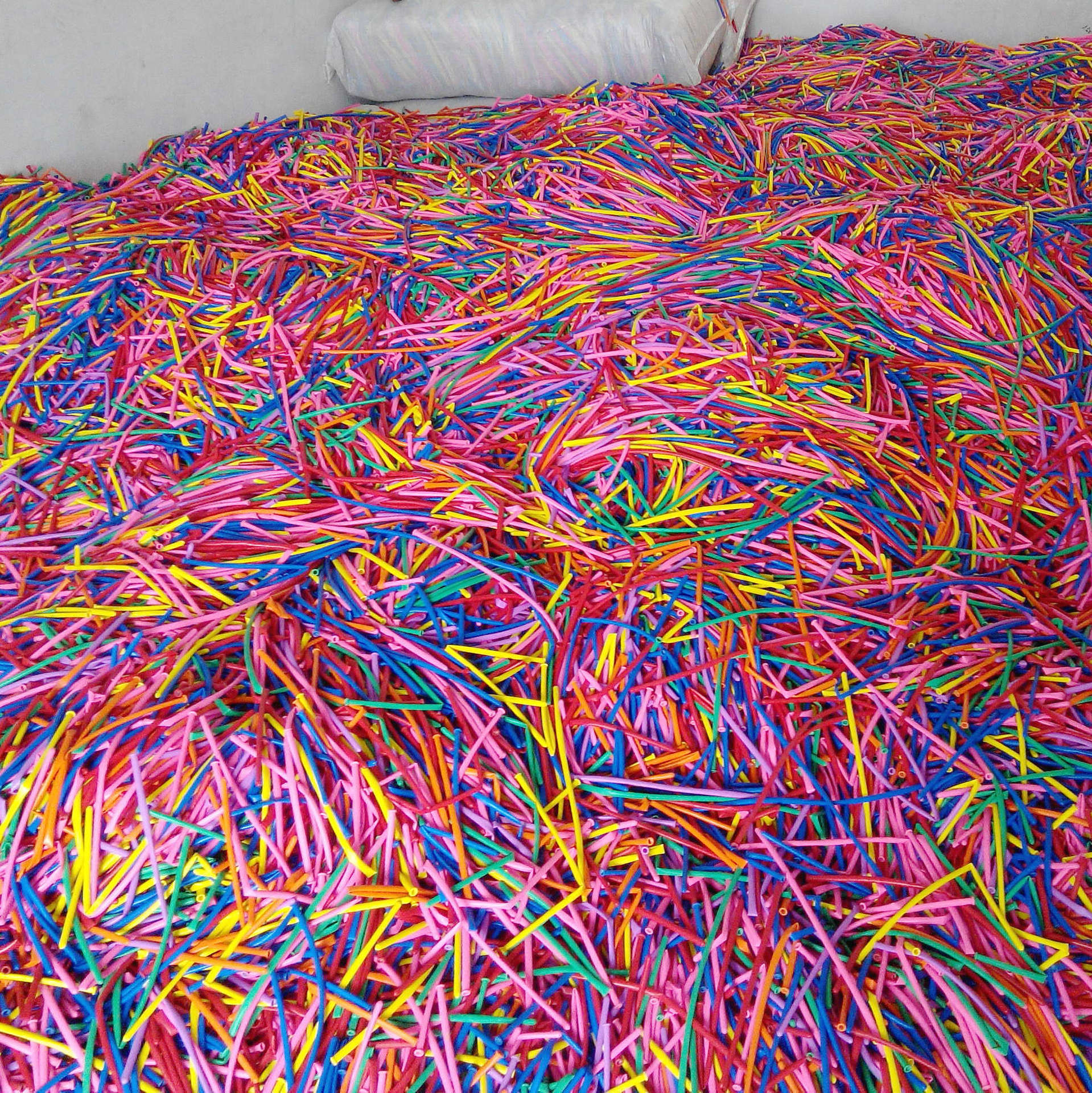 魔术气球 小太子款加厚长条气球批发 每包200个 保定雄县大步村厂