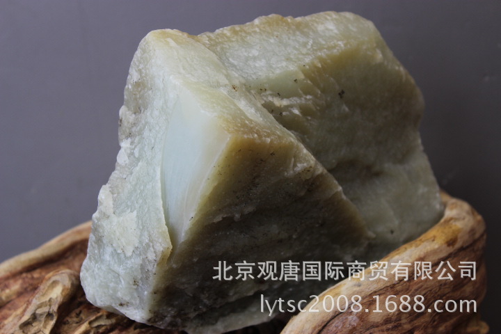 1.09公斤糖白镯子料