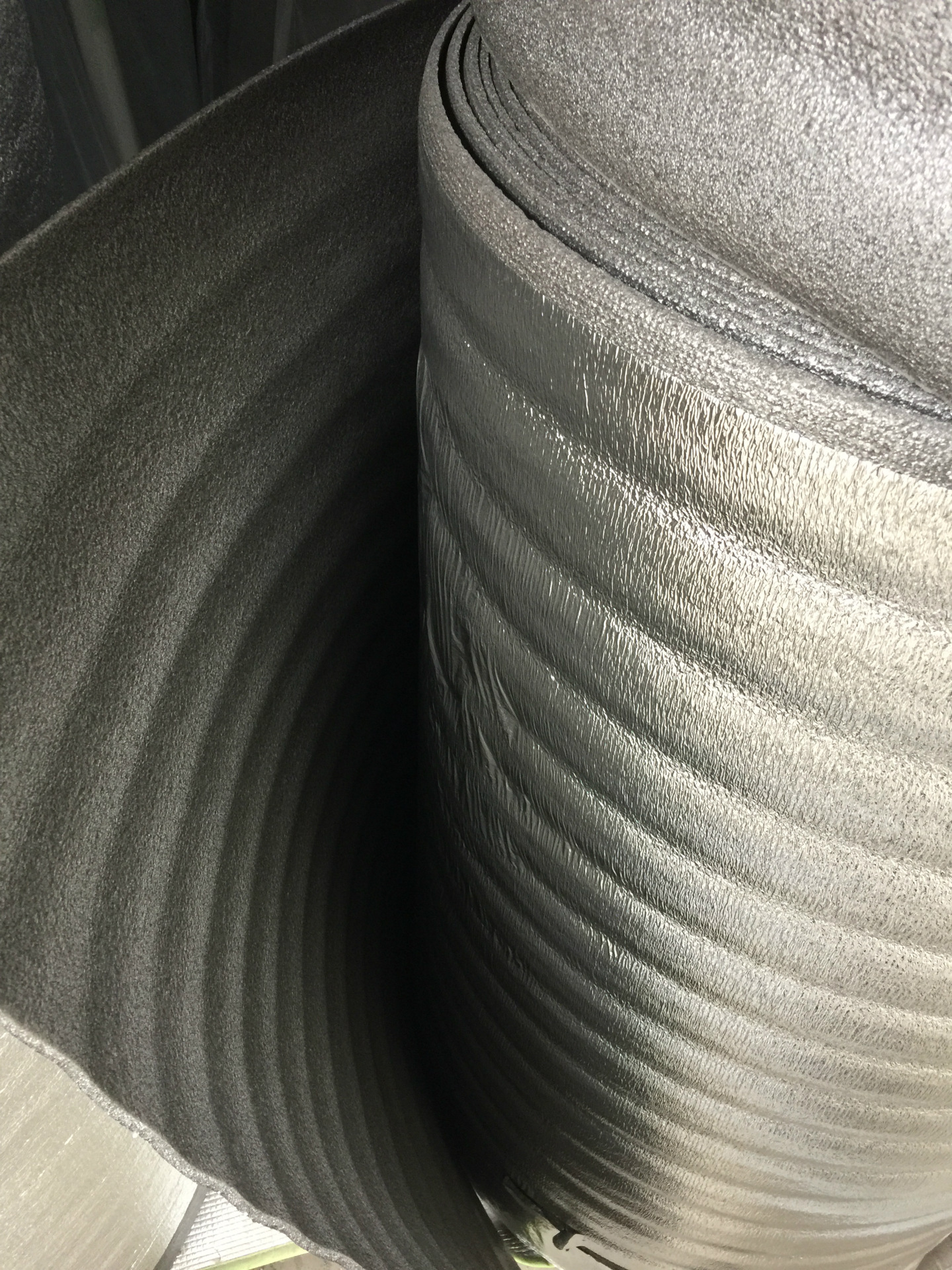 厂家直销 珍珠棉铝膜 地衬地毯铺装材料 地毯下衬垫 防潮隔热